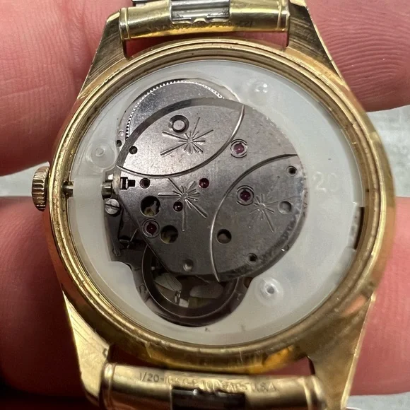 Vintage 1950s Timex 21 Jewels Date Self Winding Watch